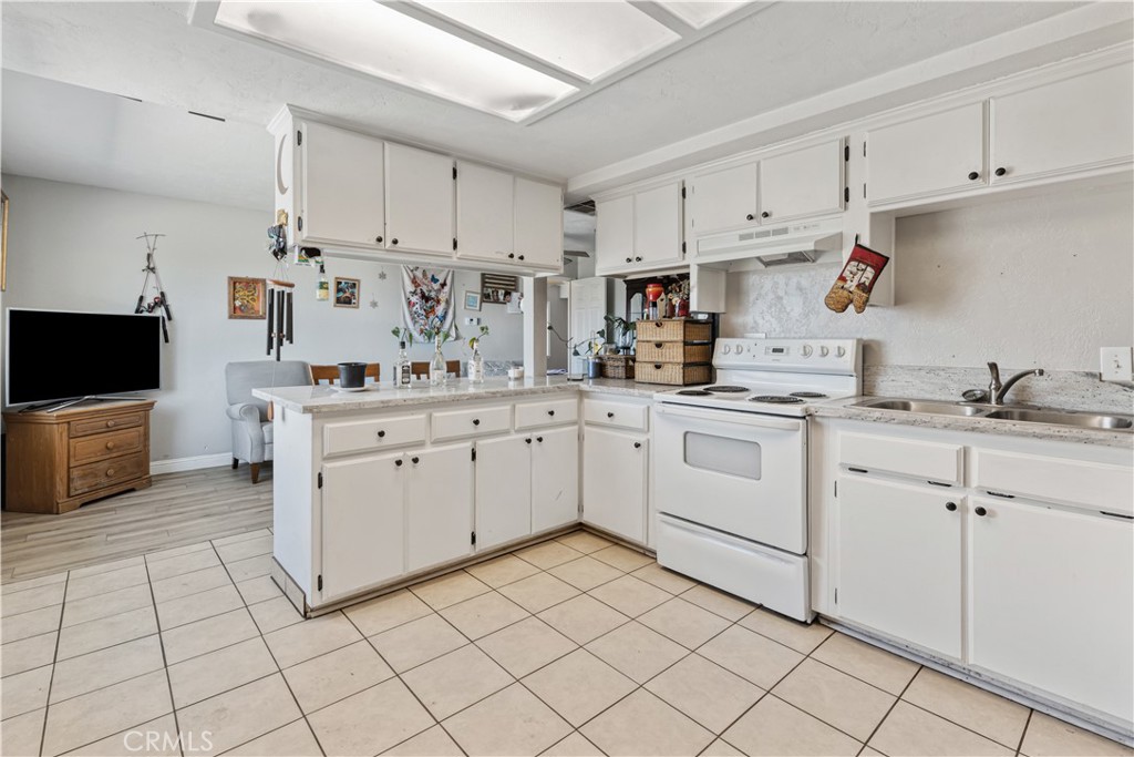 11485 Crafton Avenue Redlands, CA 92374 - Photo 20 of 29 adu kitchen