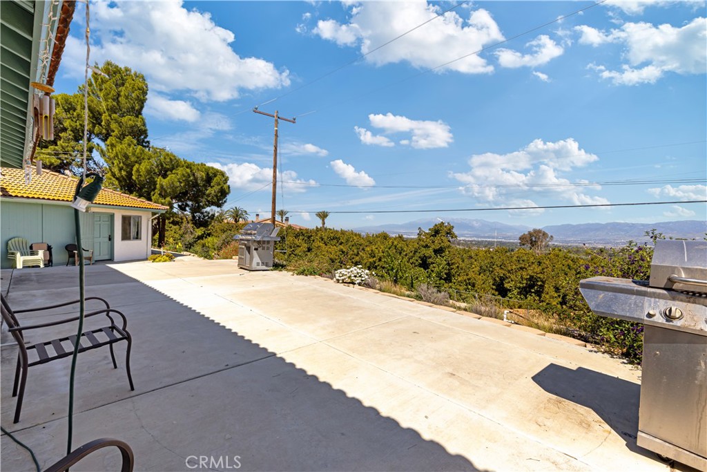 11485 Crafton Avenue Redlands, CA 92374 - Photo 8 of 29