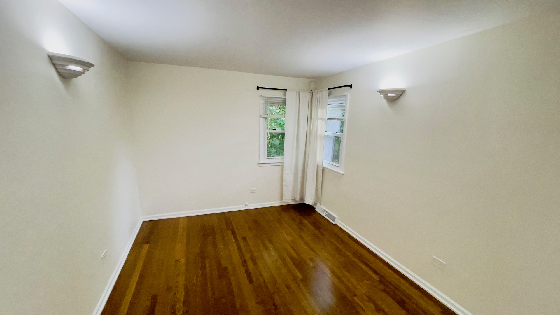 902 Woodland Road Wauconda, IL 60084 - Photo 14 of 28 wooden floor in a room