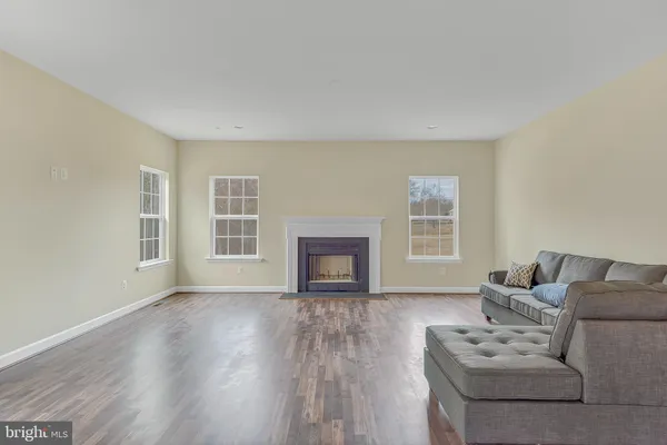 $599,900 | 19163 Porto Bello, Drayden, MD 20630