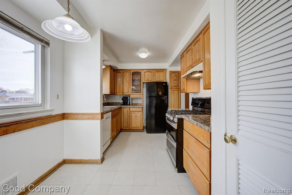 28356 Ridgebrook Road Farmington Hills, MI 48334 - Photo 10 of 44