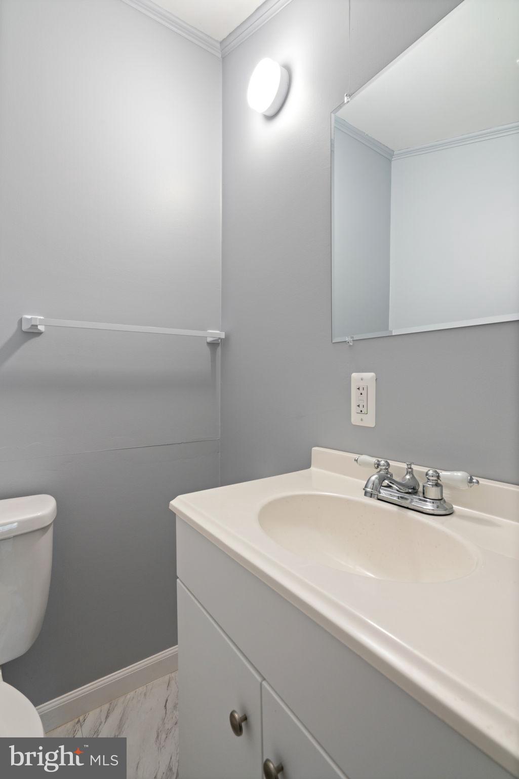 904 Hopton Road Woodbridge, VA 22191 - Photo 11 of 31 Gallery Image 11