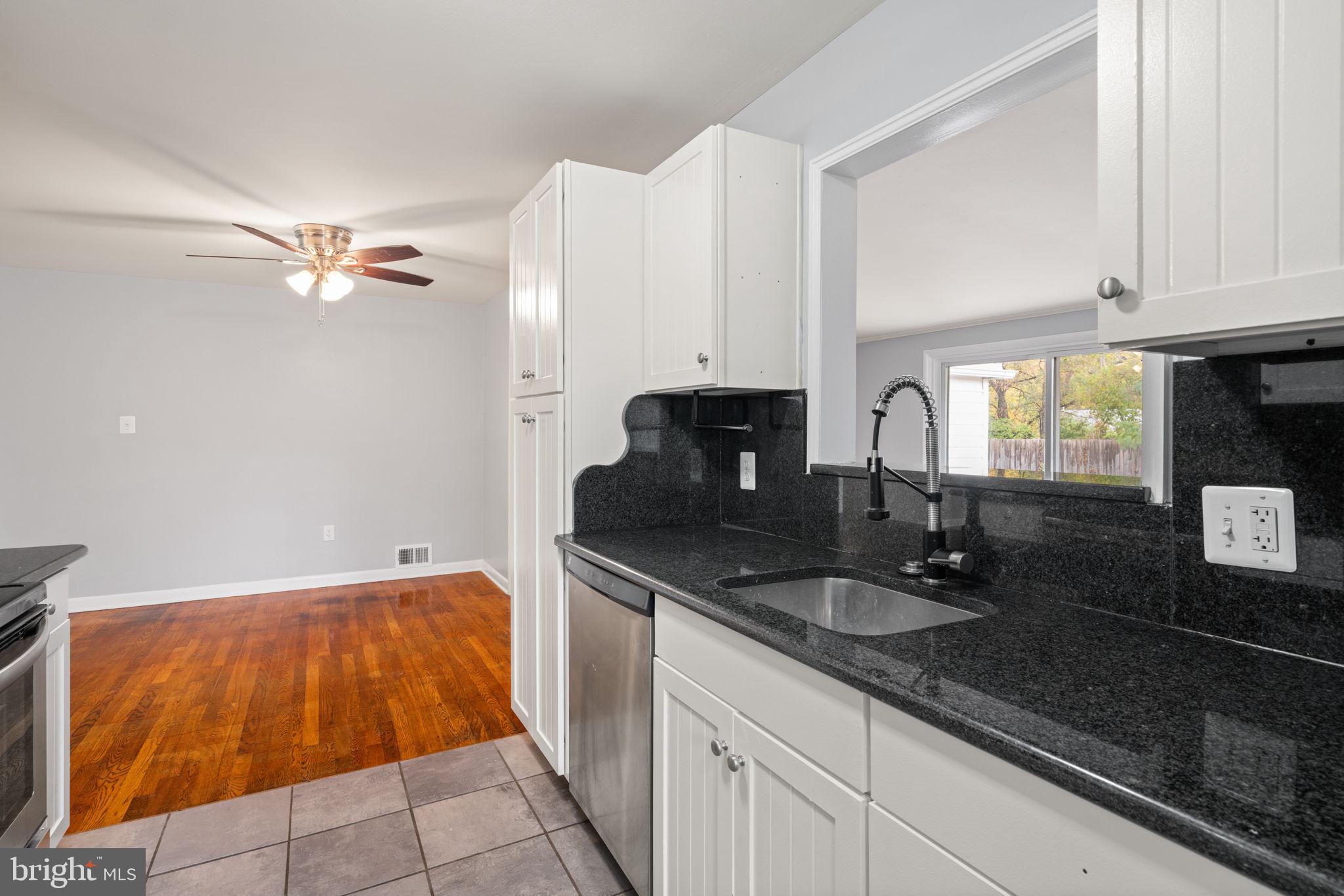 904 Hopton Road Woodbridge, VA 22191 - Photo 15 of 31 Gallery Image 15