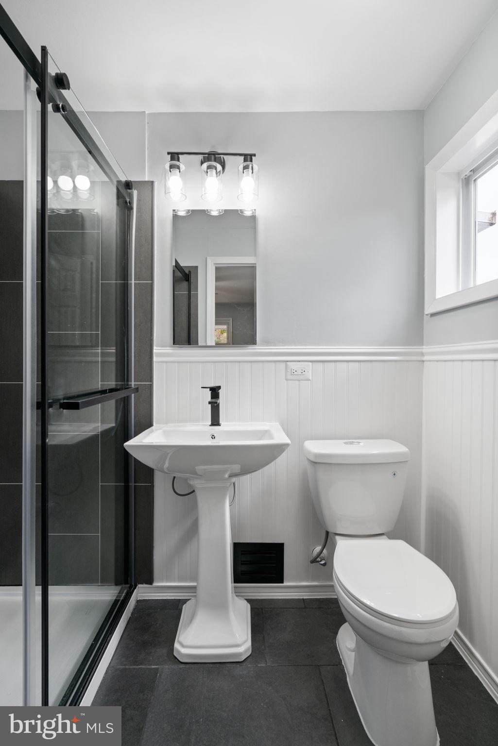 904 Hopton Road Woodbridge, VA 22191 - Photo 19 of 31 Gallery Image 19