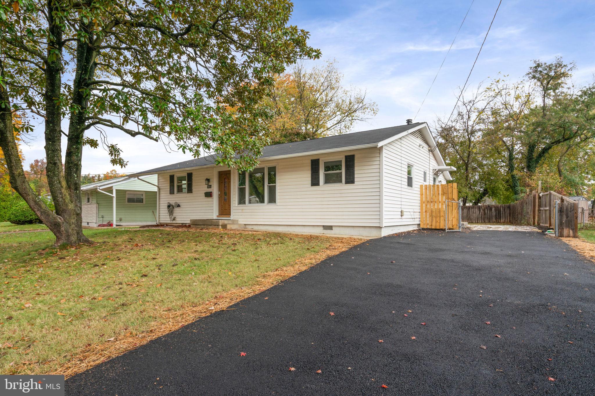 904 Hopton Road Woodbridge, VA 22191 - Photo 2 of 31 Gallery Image 2