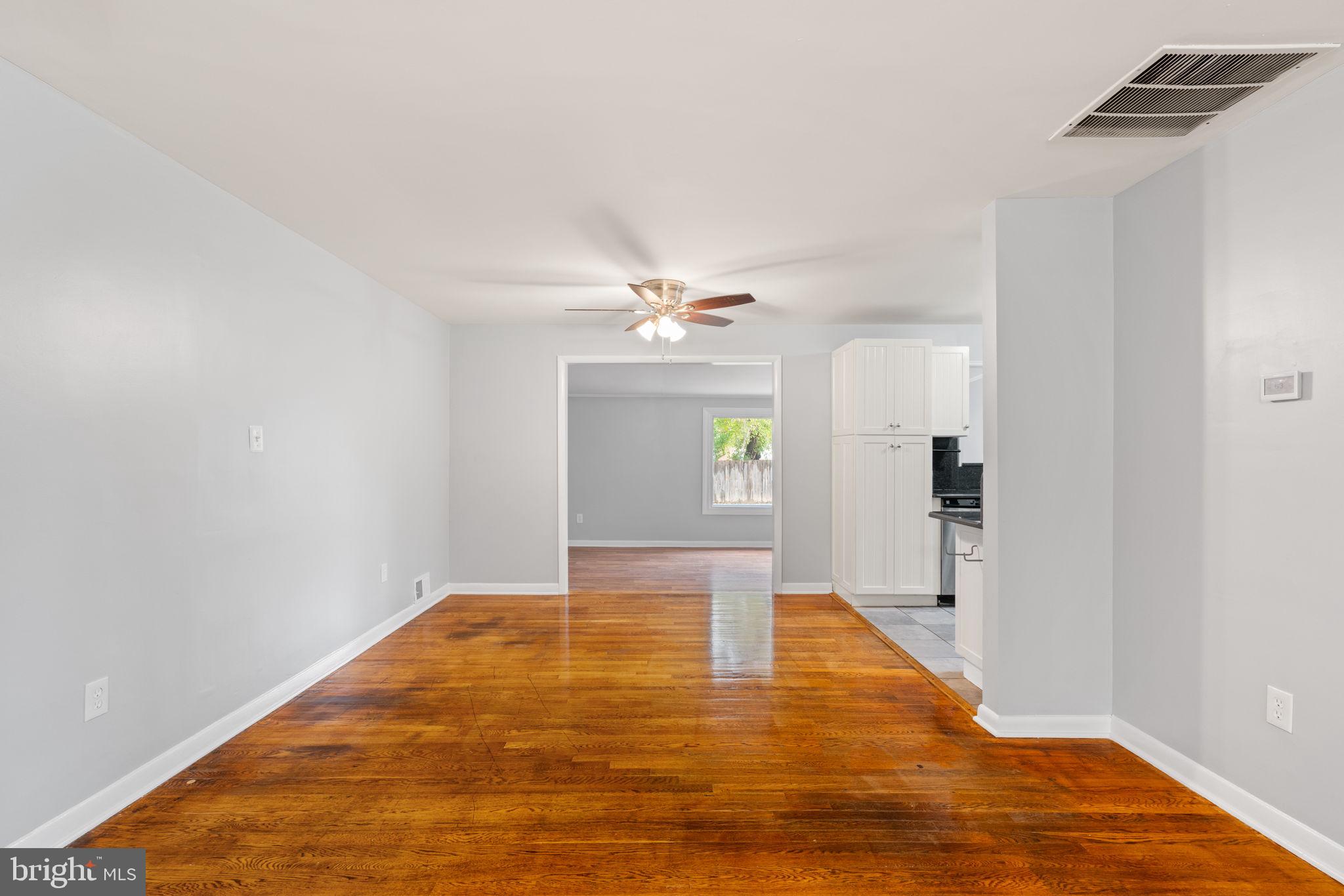 904 Hopton Road Woodbridge, VA 22191 - Photo 7 of 31 Gallery Image 7
