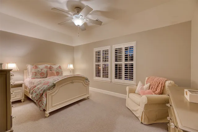 a view of an entryway with a workspace