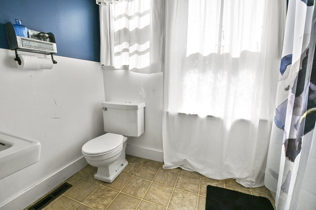 147 Broad Street Killingly, CT 06239 - Photo 13 of 32