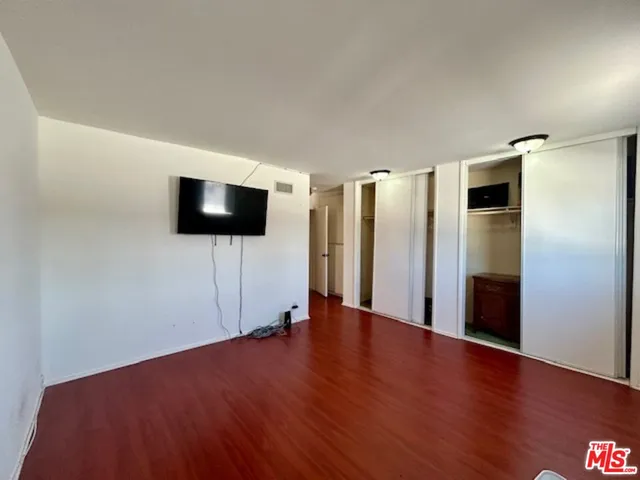 $489,000 | 18555 Collins Street, Unit C27, Tarzana, CA 91356