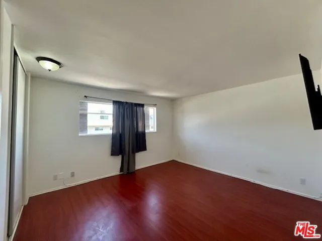 $489,000 | 18555 Collins Street, Unit C27, Tarzana, CA 91356