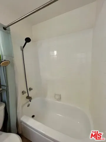 $489,000 | 18555 Collins Street, Unit C27, Tarzana, CA 91356