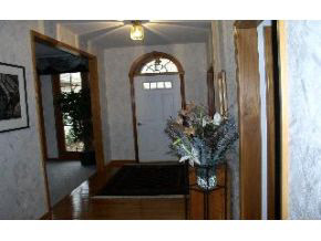 2802 Pointe Cove Road Bloomington, IN 47401 - Photo 5 of 16 Gallery Image 5