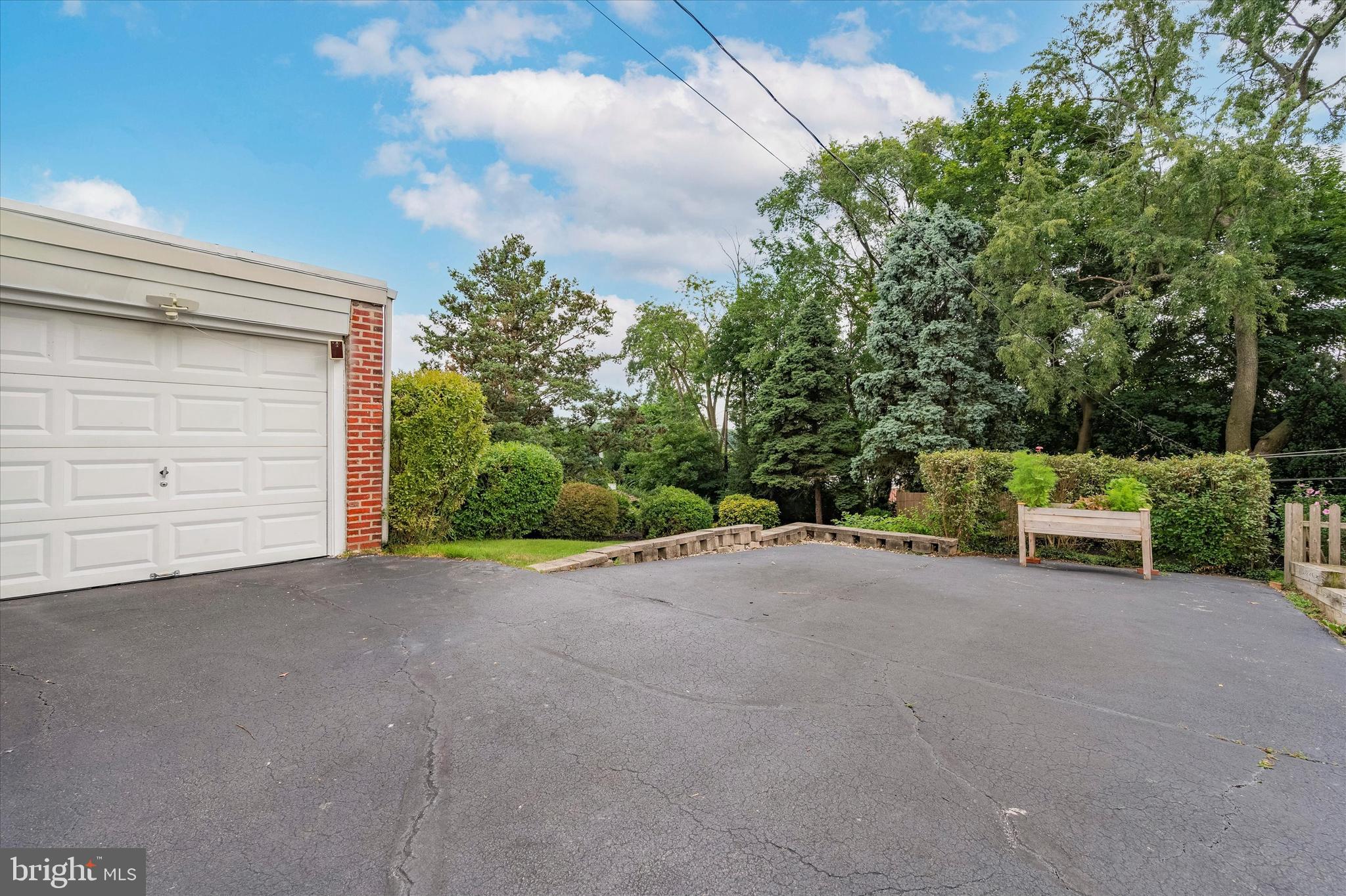 102 Heatherwood Road Havertown, PA 19083 - Photo 24 of 25 Driveway