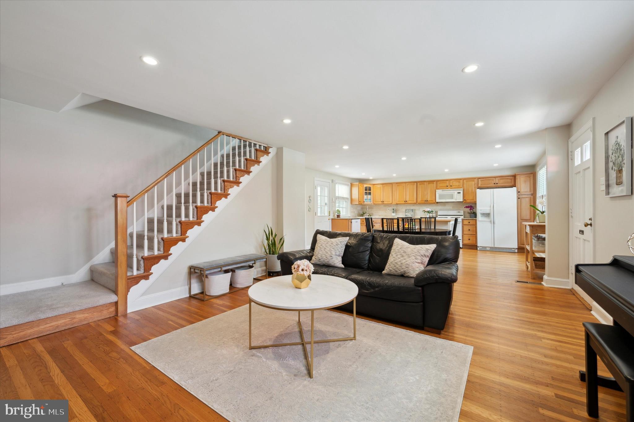 102 Heatherwood Road Havertown, PA 19083 - Photo 6 of 25 Living Room