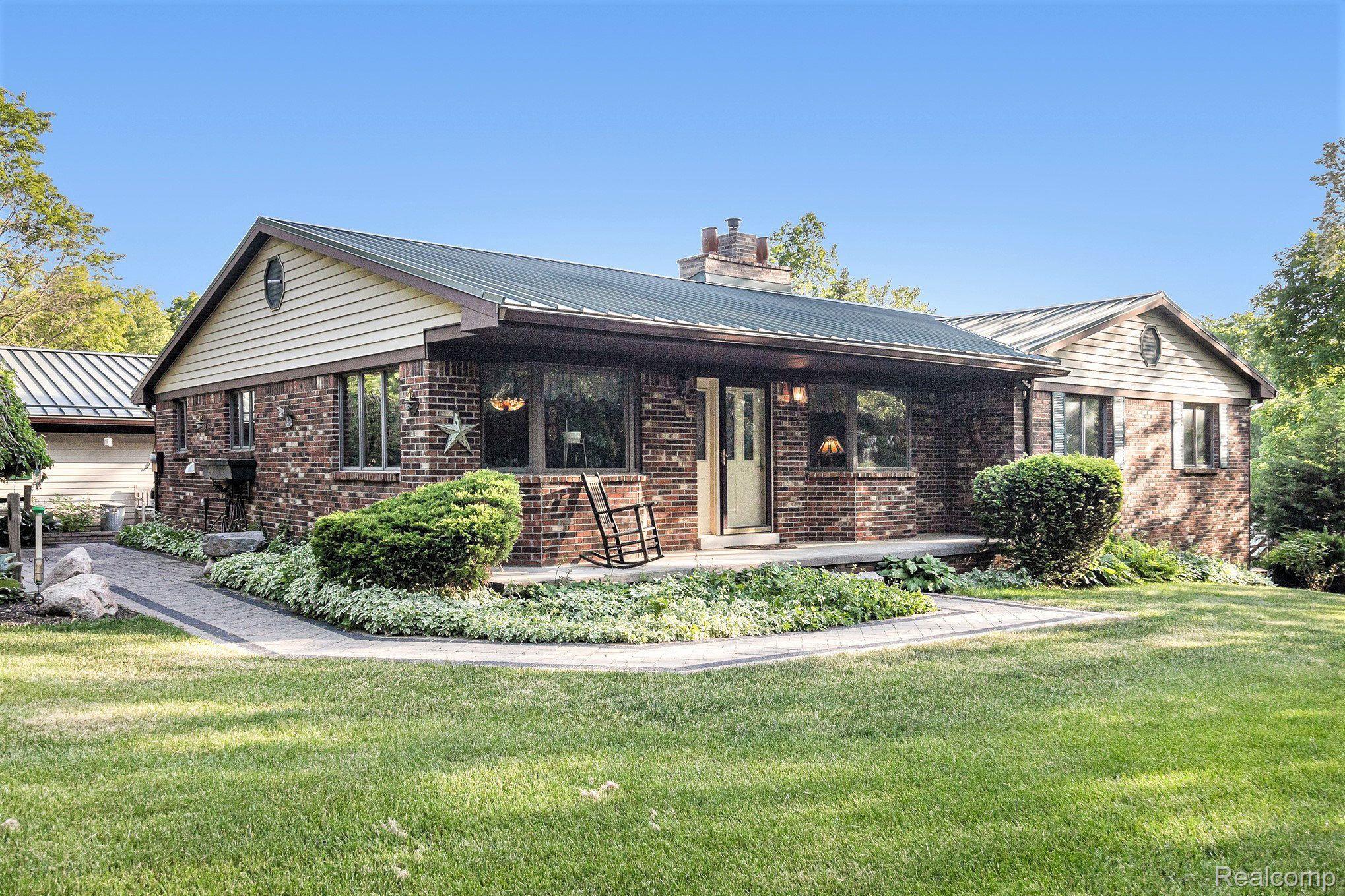 7280 Groveland Road Holly, MI 48442 - Photo 1 of 48 front of house