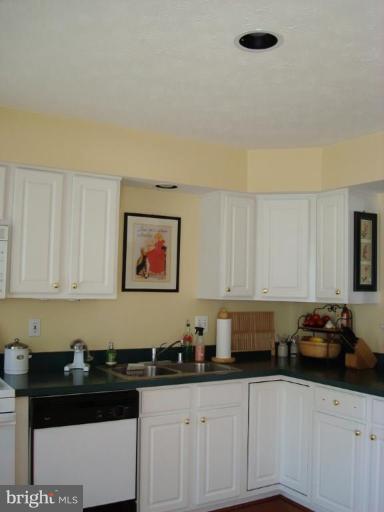 5060 Castlestone Drive Rosedale, MD 21237 - Photo 10 of 24 Kitchen #2