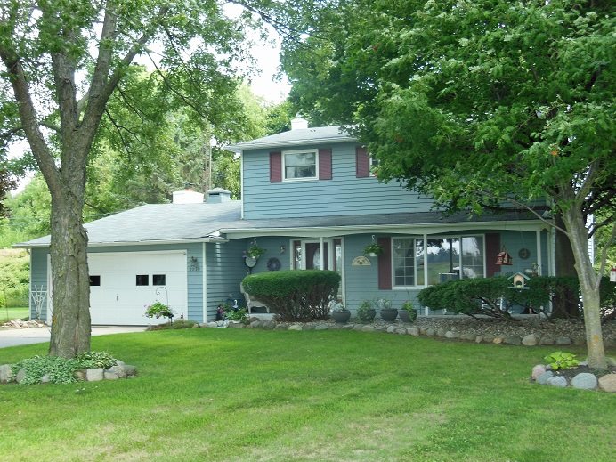 2070 North Nichols Road Flushing, MI 48433 - Photo 1 of 37 31383151.JPG