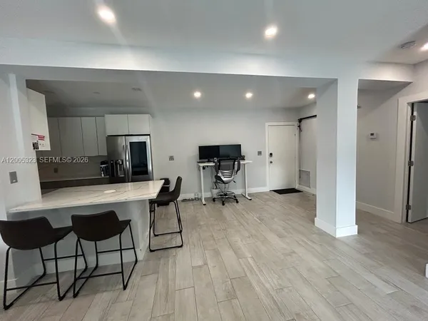 $2,500 | 3501 Jackson Street, Unit 309, Hollywood, FL 33021