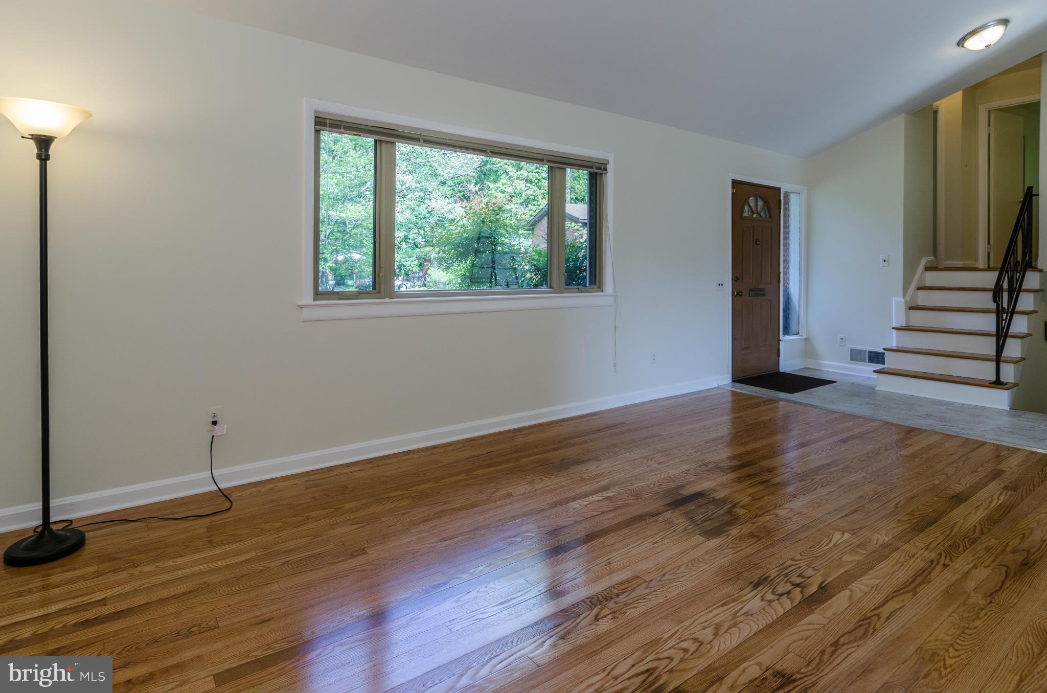 11524 Colt Terrace Silver Spring, MD 20902 - Photo 5 of 27 Living Room