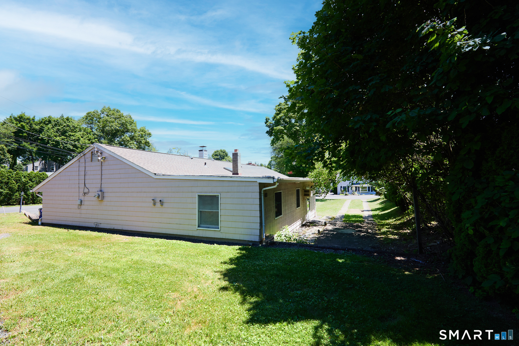 15 Harvester Road, Unit 2 Fairfield, CT 06825 - Photo 3 of 21