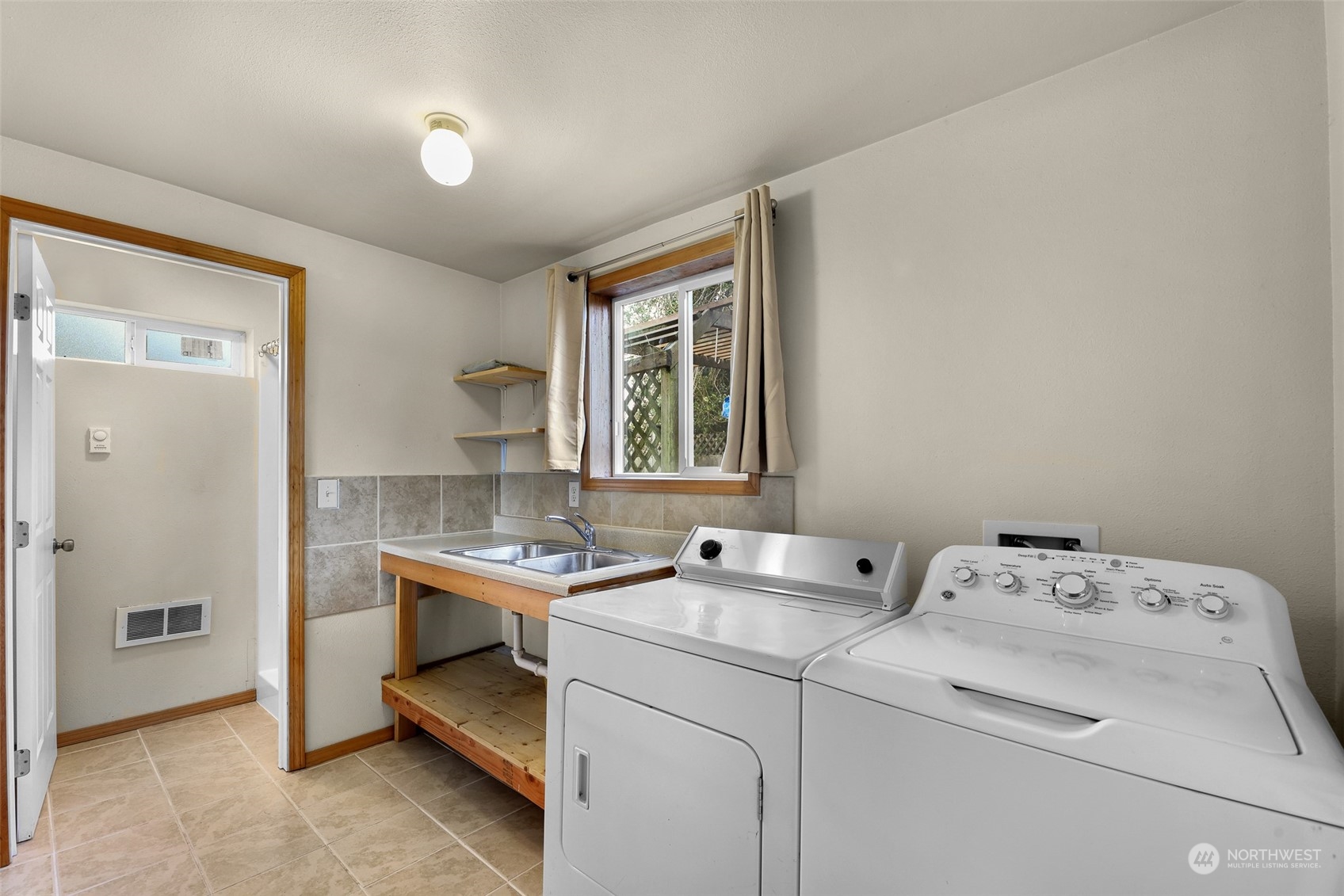 19017 Cook Road Burlington, WA 98233 - Photo 20 of 36 Gallery Image 20