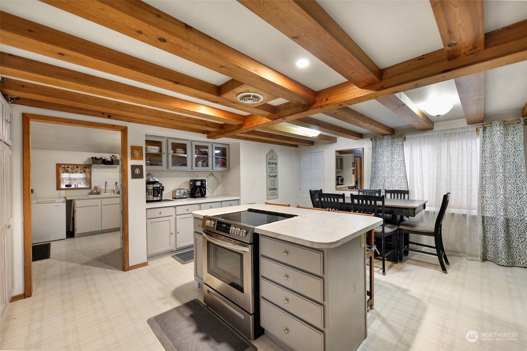 19017 Cook Road Burlington, WA 98233 - Photo 9 of 36 Gallery Image 9