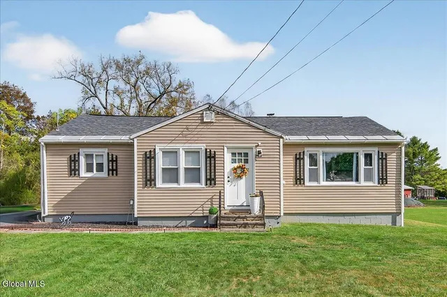 $318,000 | 4 Sunset View Avenue, Brunswick, NY 12180