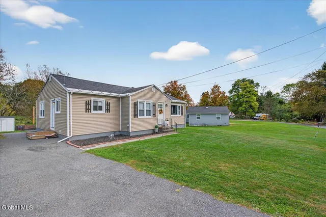 $318,000 | 4 Sunset View Avenue, Brunswick, NY 12180