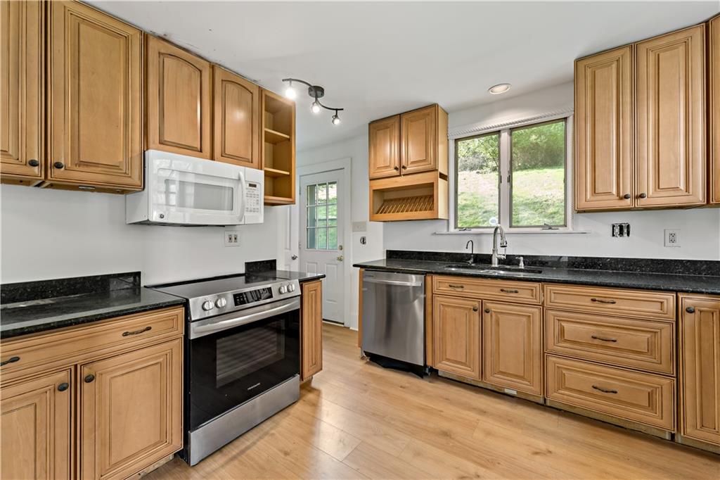 166 Warrendale Bakerstown Road Mars, PA 16046 - Photo 14 of 40