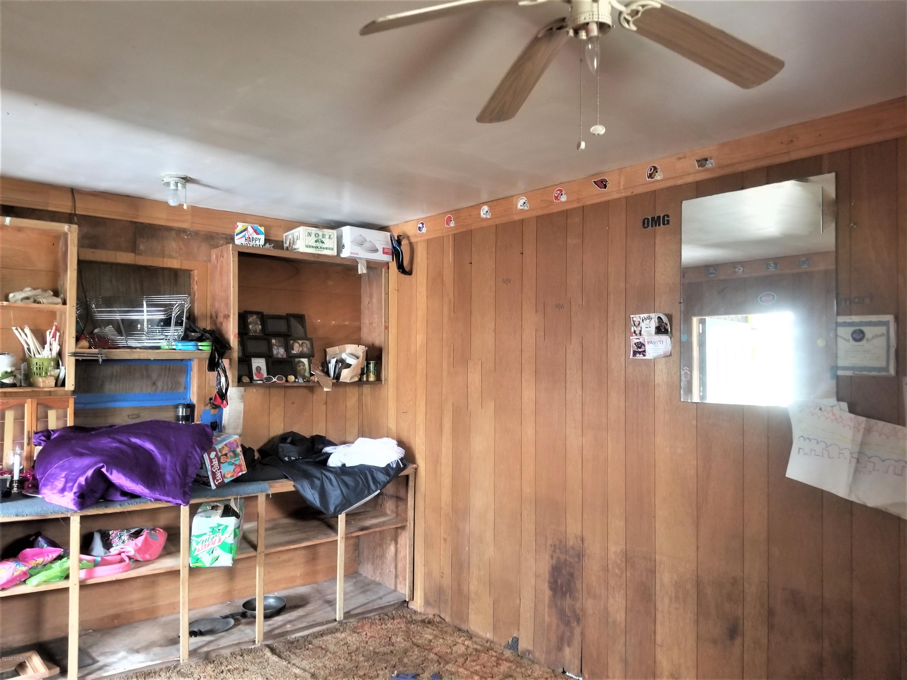 229 Wallington Road Wilmington, NC 28409 - Photo 20 of 21 229 Wallington Rd out building 2