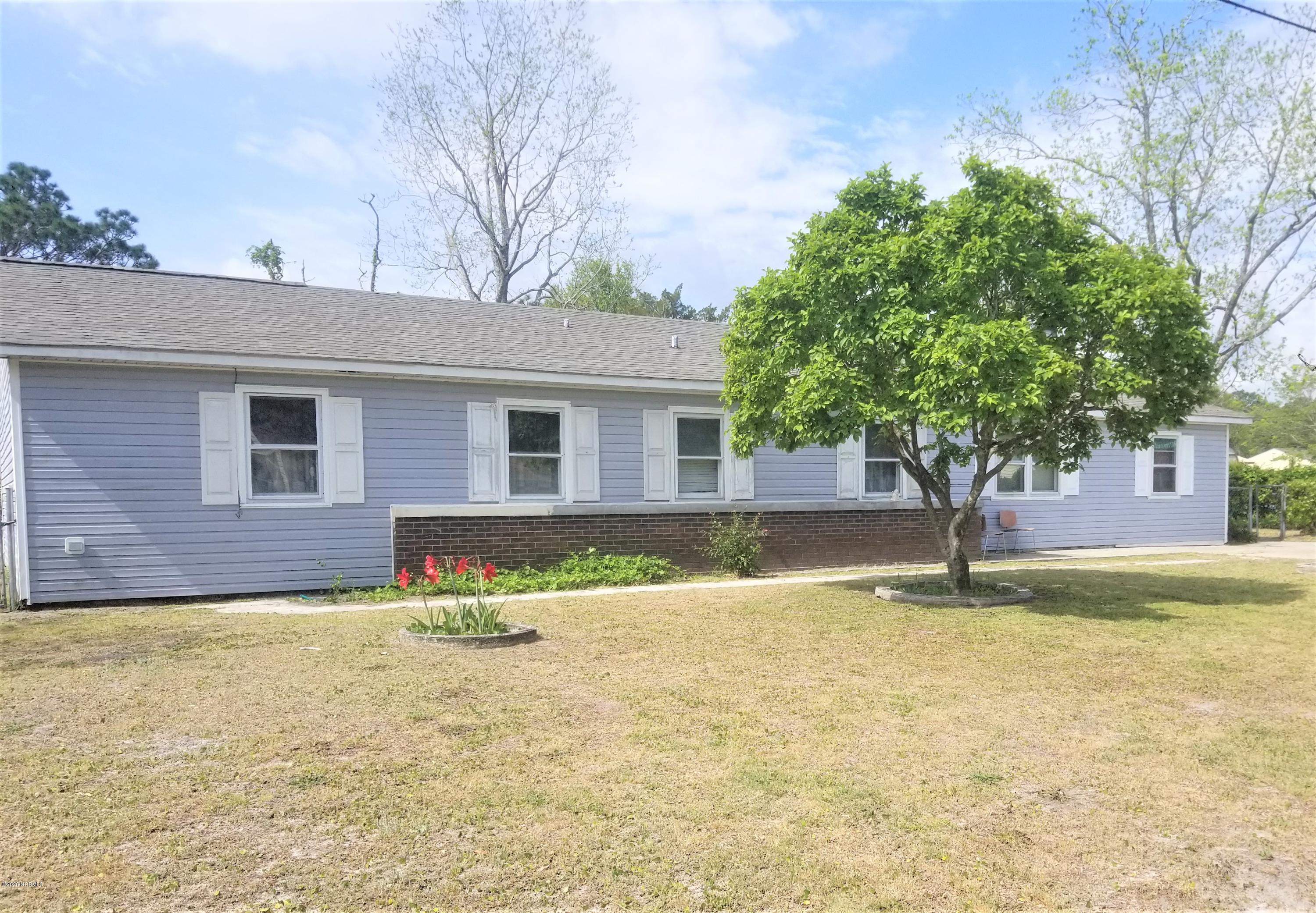 229 Wallington Road Wilmington, NC 28409 - Photo 2 of 21 229 Wallington Rd front 2
