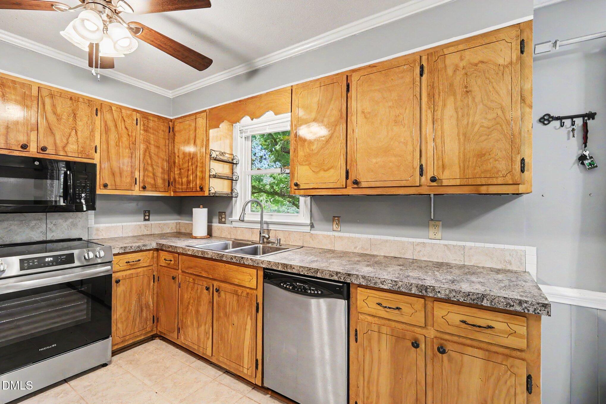 779 Steel Bridge Road Sanford, NC 27330 - Photo 15 of 37 Kitchen