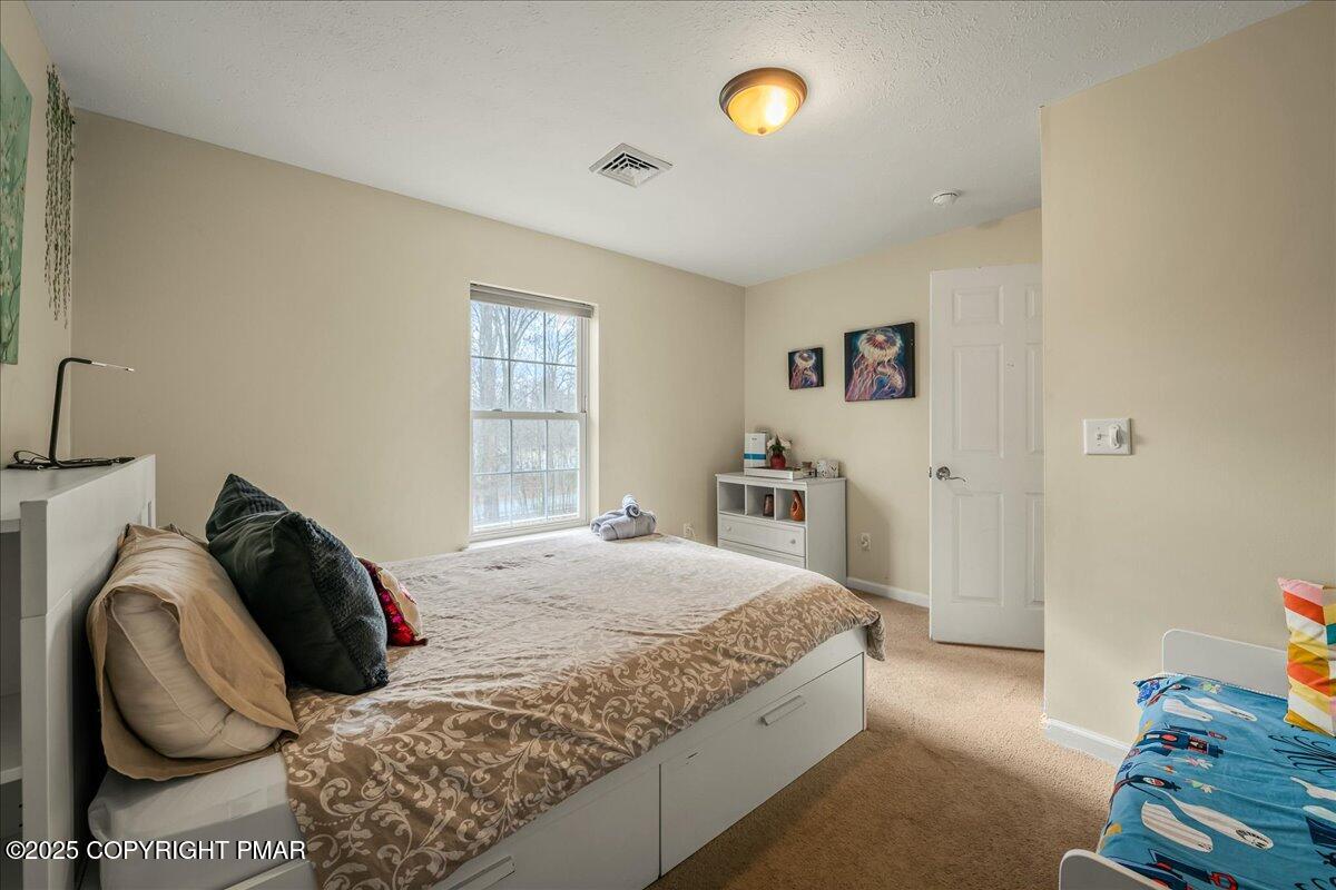 2127 Warwick Circle Tobyhanna, PA 18466 - Photo 27 of 44 45-HomeView_Media-2127_Warwick_Cir