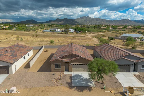 $328,000 | 225 South Atlanta Drive, Vail, AZ 85641
