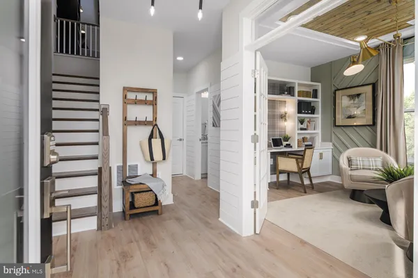 $718,518 | 245 Light Street, Baltimore, MD 21230