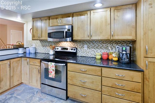 4345 Ridgeglen Road Colorado Springs, CO 80918 - Photo 7 of 26 Gallery Image 7
