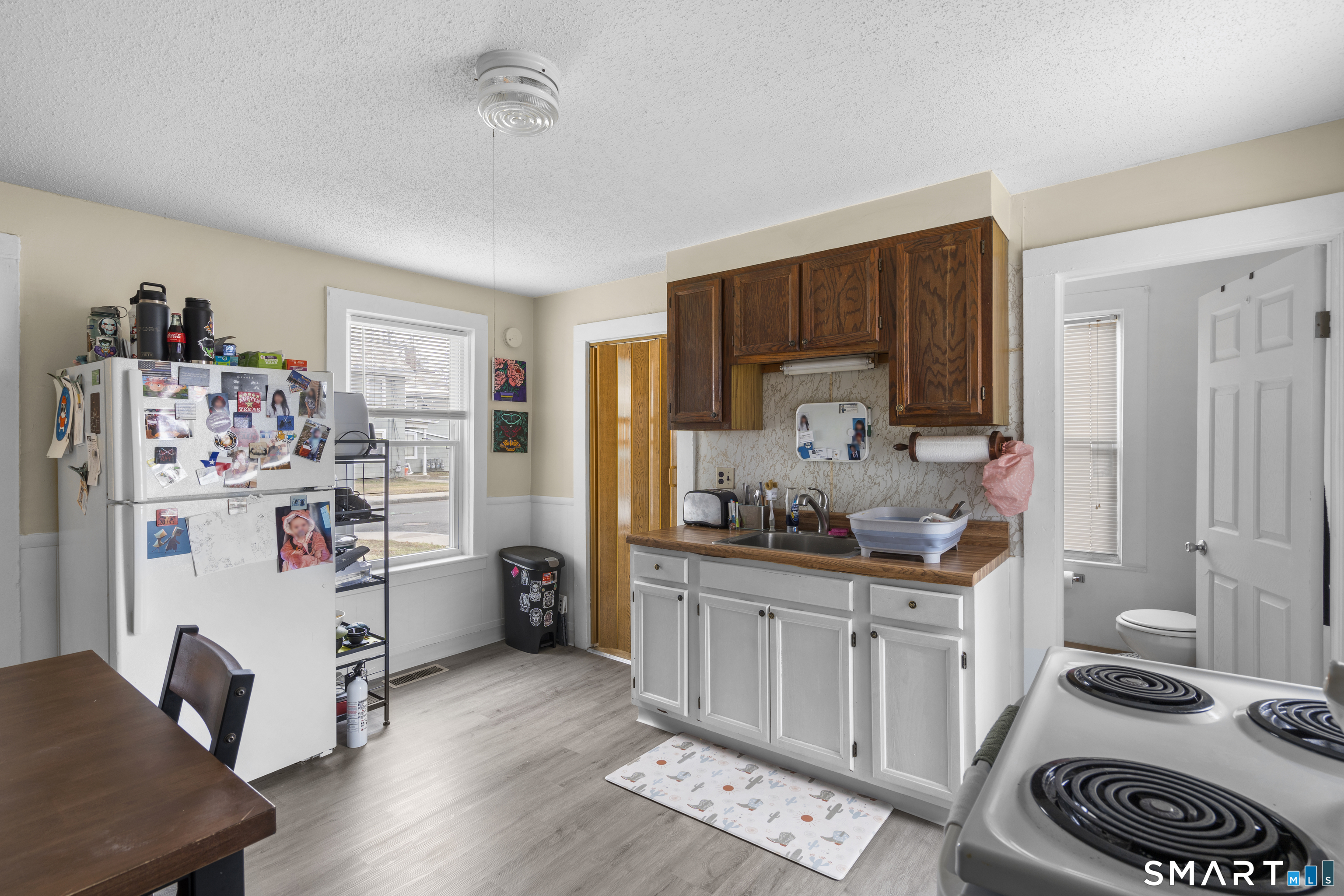 97 Pleasant Street Enfield, CT 06082 - Photo 4 of 18