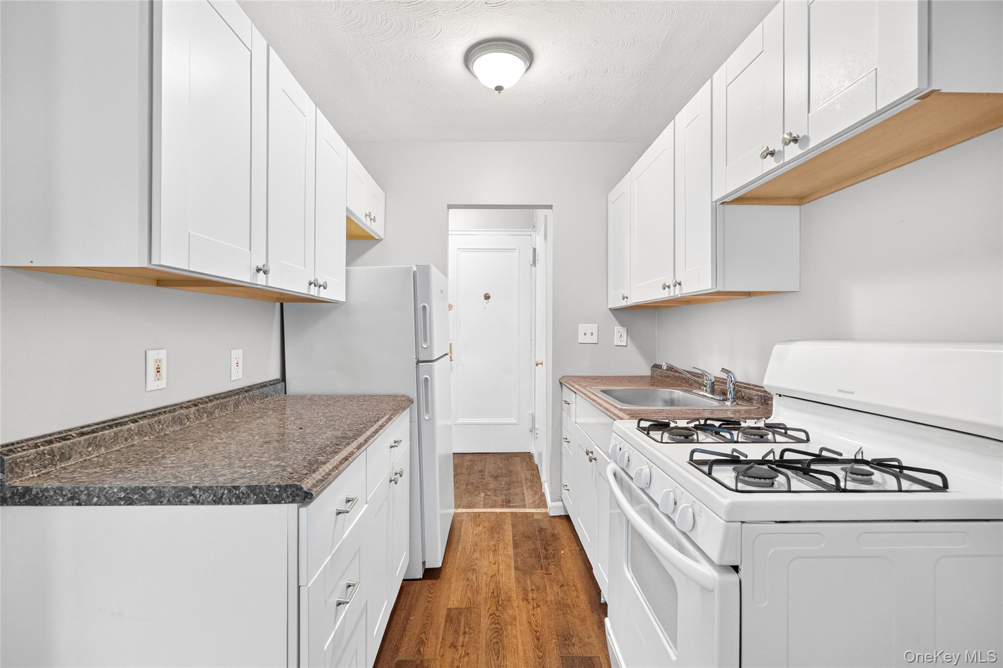 205 West Post Road, Unit 1N White Plains, NY 10606 - Photo 18 of 37