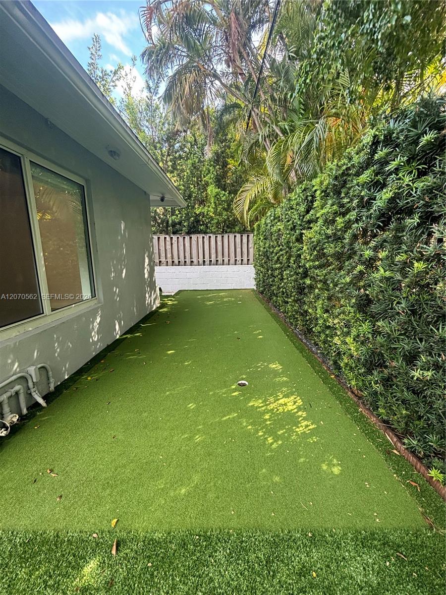 4726 Alton Road Miami Beach, FL 33140 - Photo 19 of 20 Gallery Image 19