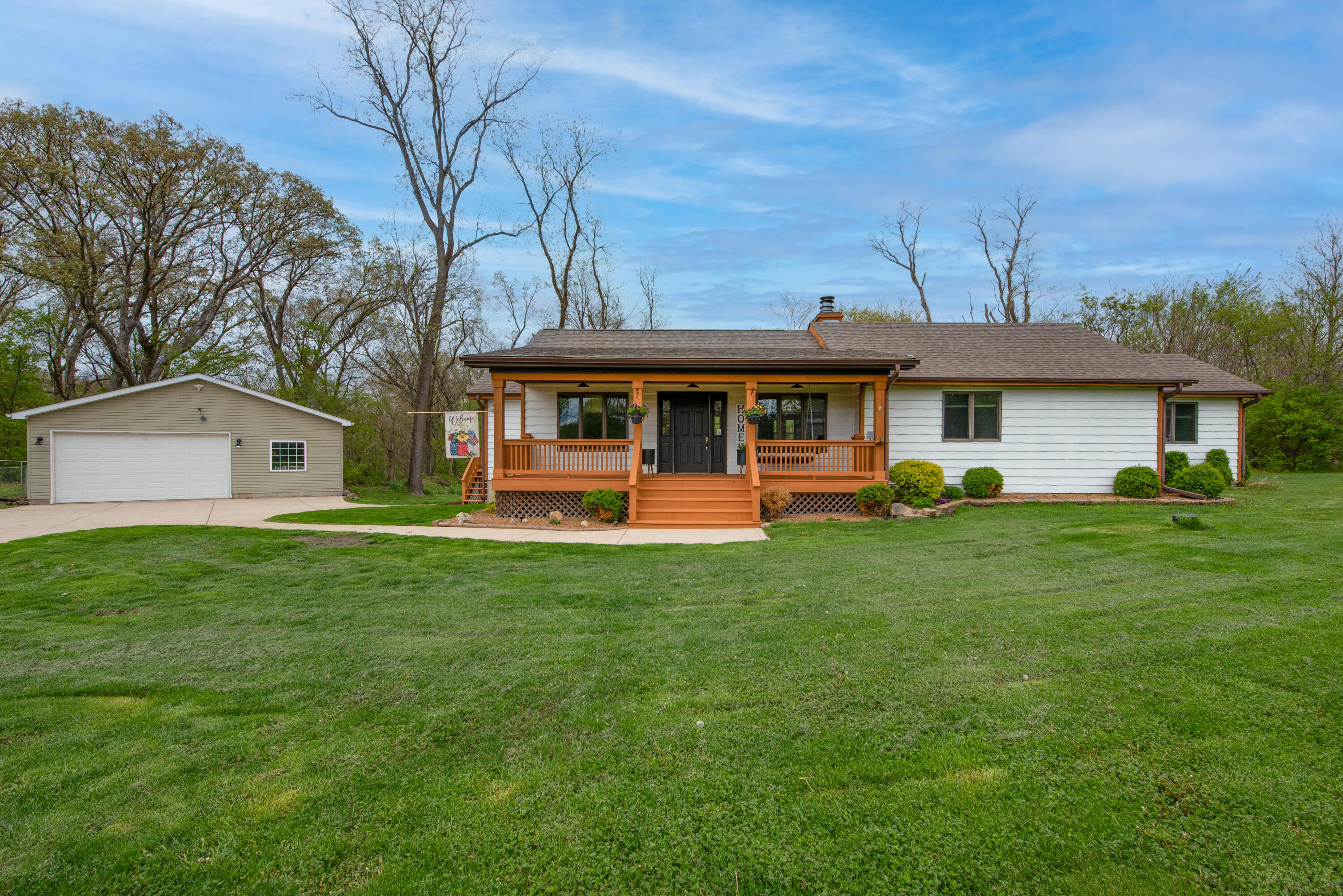85 South County Line Road Crown Point, IN 46307 - Photo 1 of 40 3000x2002