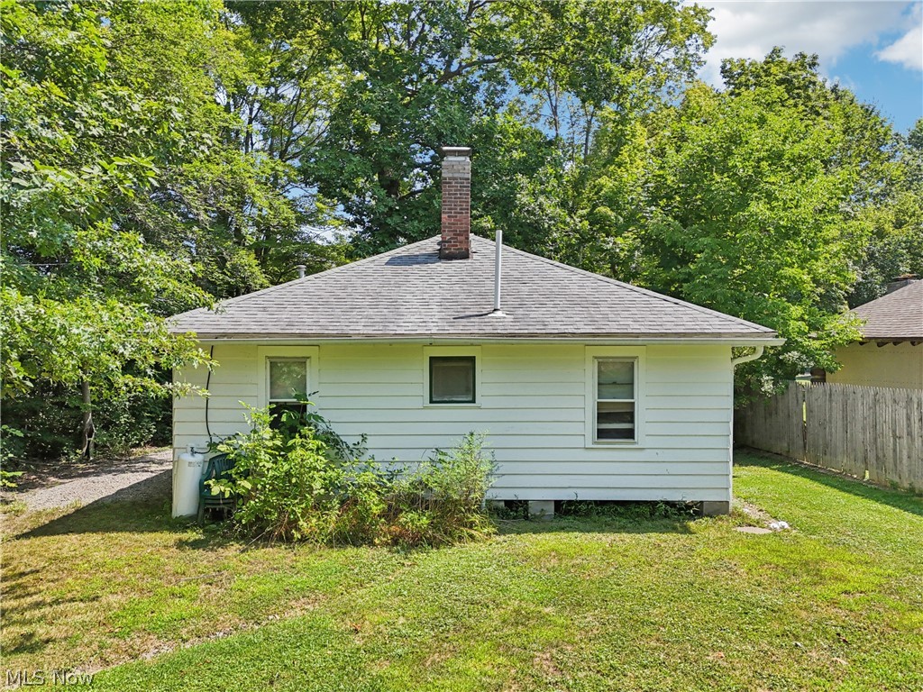 105 Hartzell Road North Benton, OH 44449 - Photo 21 of 33 Rear view of the property
