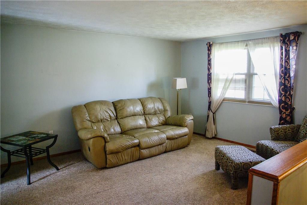 560 Moon Ridge Circle Economy, PA 15042 - Photo 3 of 14 Gallery Image 3
