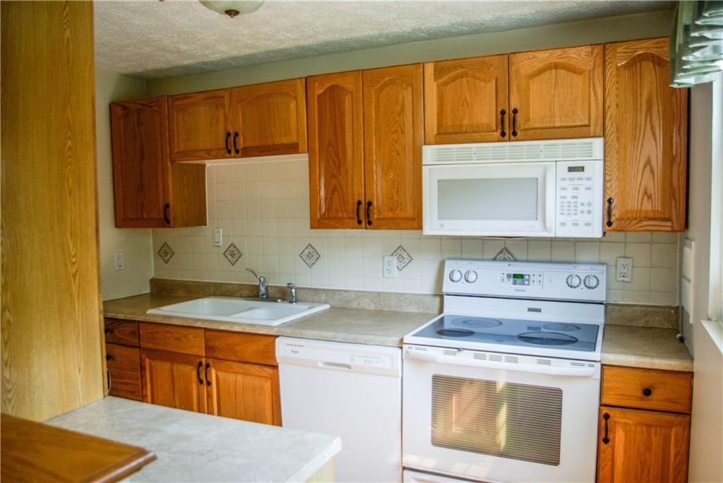 560 Moon Ridge Circle Economy, PA 15042 - Photo 4 of 14 Gallery Image 4