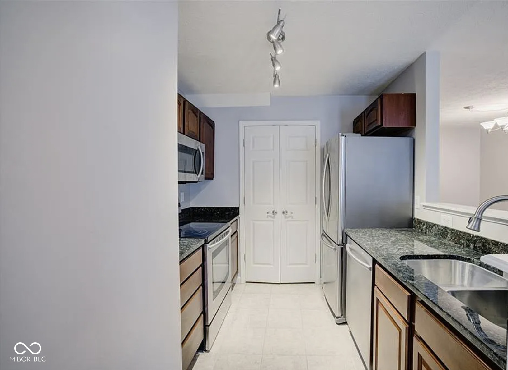 11475 Clay Court, Unit 100 Fishers, IN 46037 - Photo 7 of 31