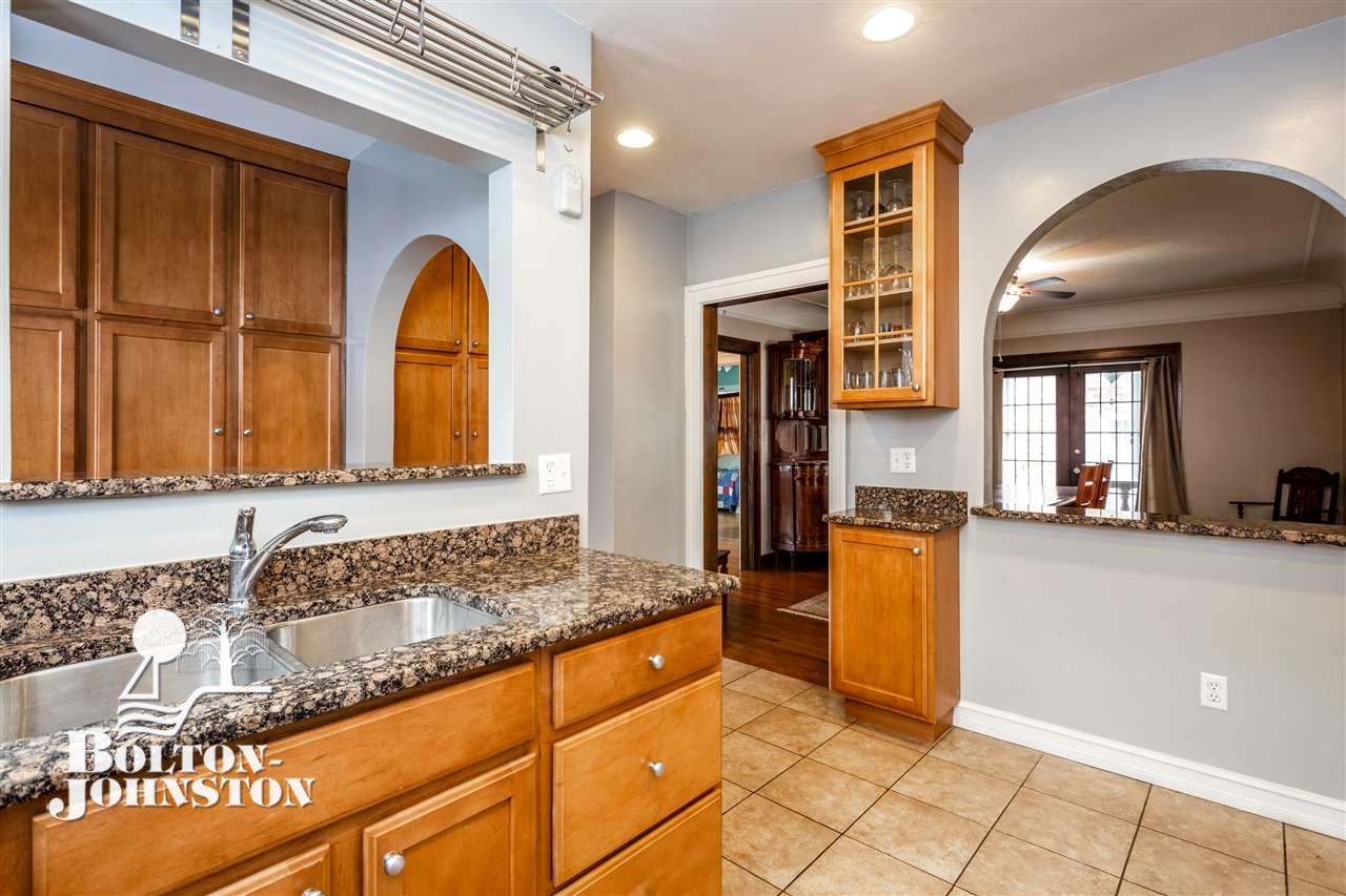 580-582 Neff Road Grosse Pointe, MI 48230 - Photo 39 of 68 1st Floor Kitchen