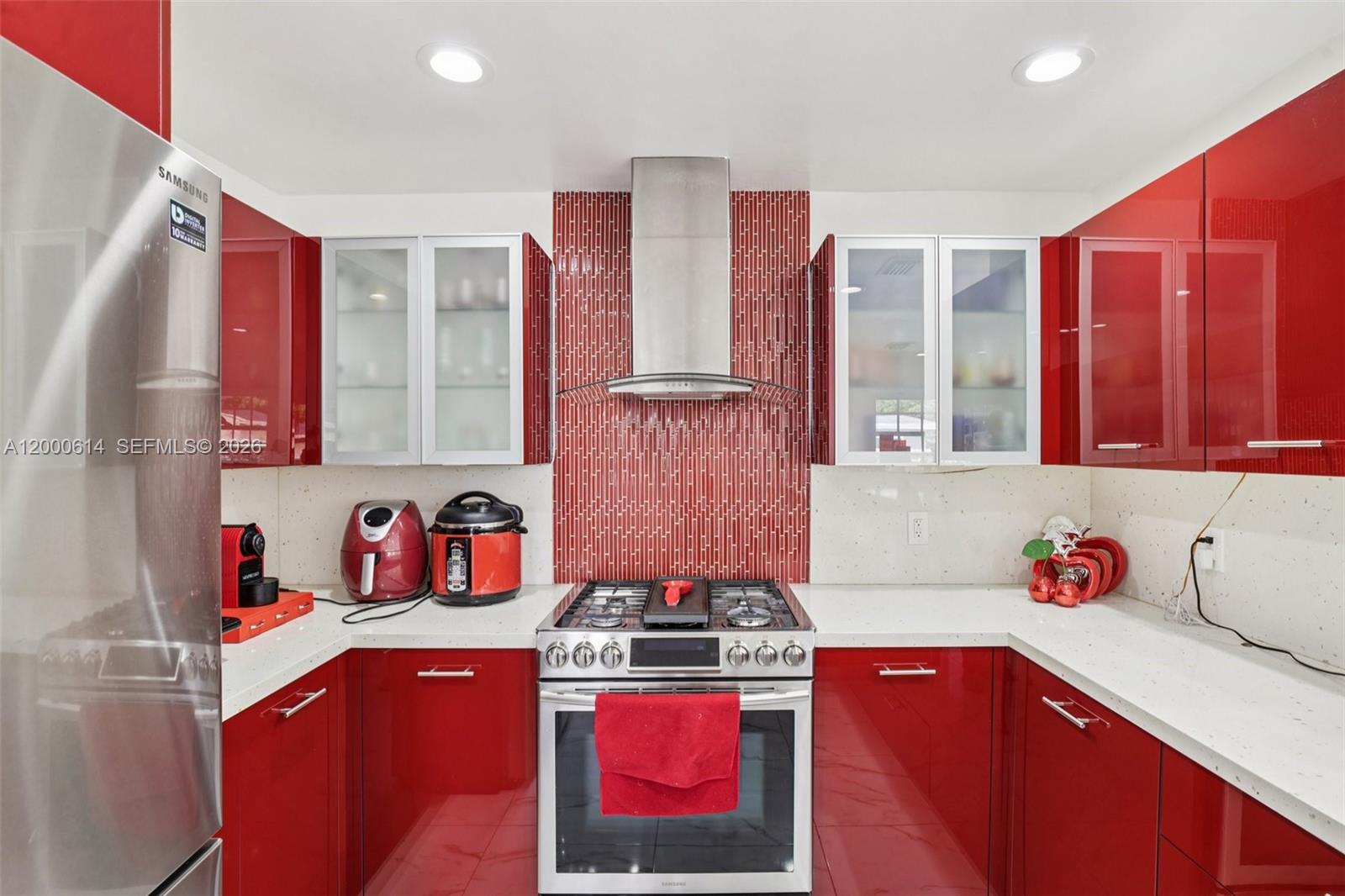 1900 Southwest 87th Court Miami, FL 33165 - Photo 12 of 44