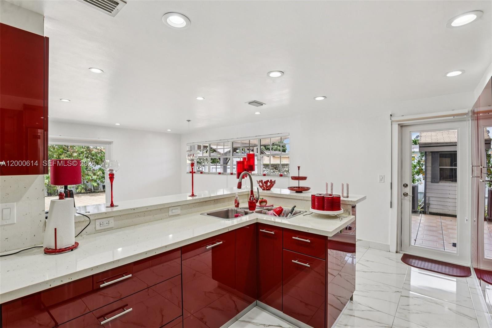 1900 Southwest 87th Court Miami, FL 33165 - Photo 13 of 44