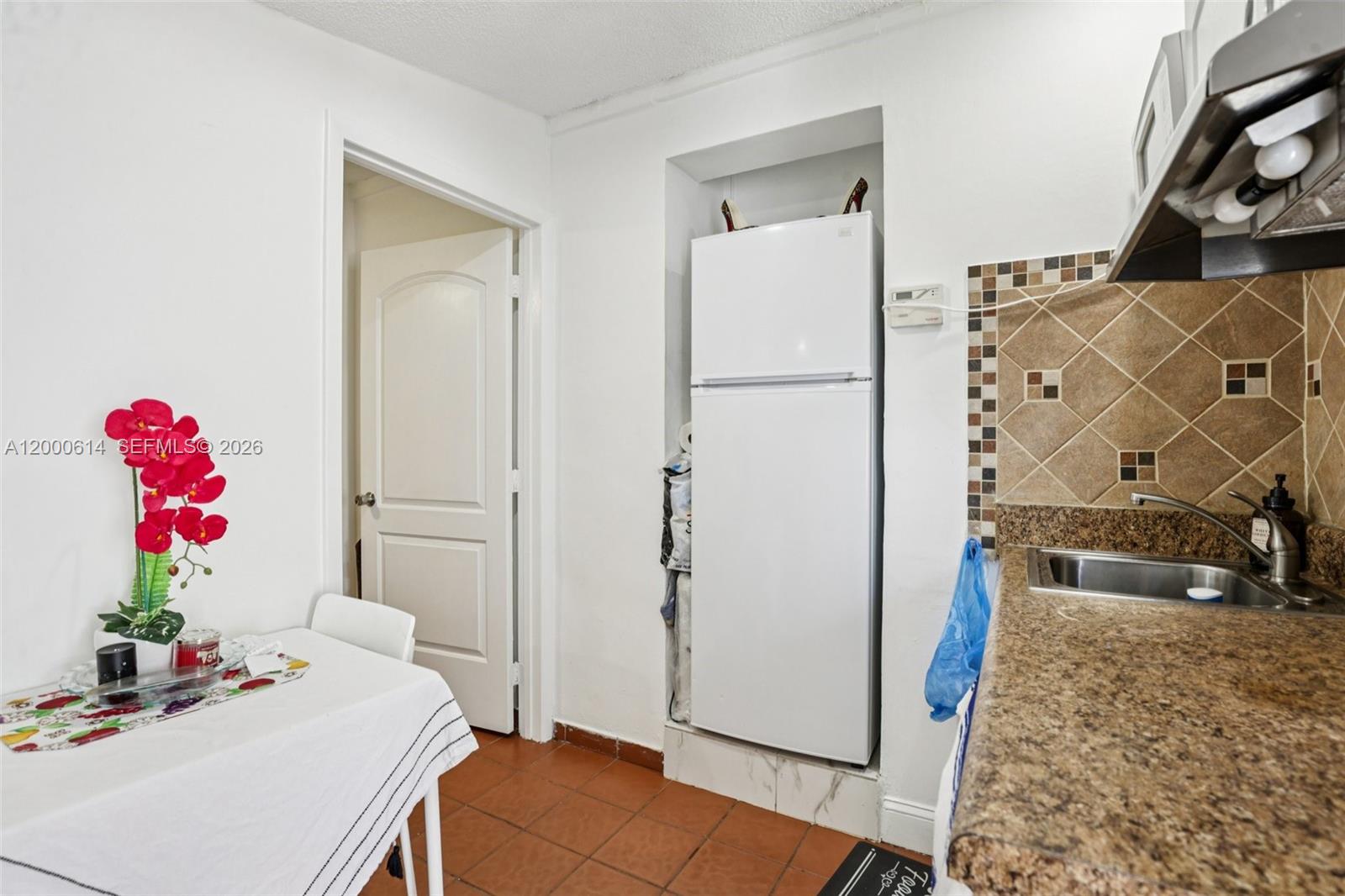 1900 Southwest 87th Court Miami, FL 33165 - Photo 30 of 44