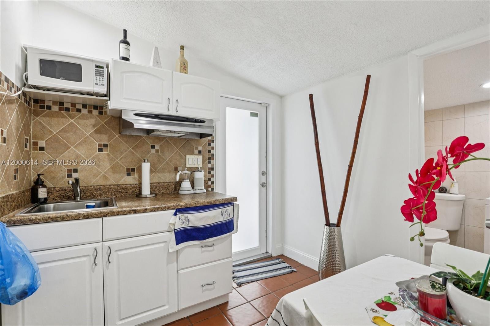 1900 Southwest 87th Court Miami, FL 33165 - Photo 32 of 44