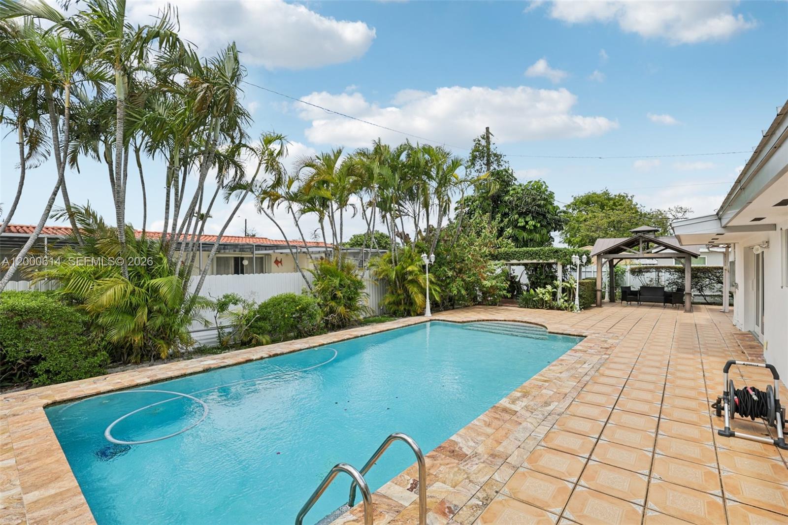 1900 Southwest 87th Court Miami, FL 33165 - Photo 34 of 44